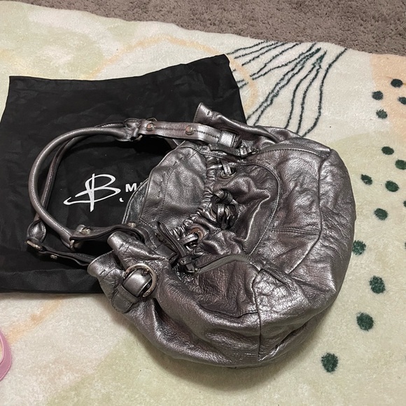 B. Makowsky Handbag, Silver Grey Leather - Picture 16 of 16